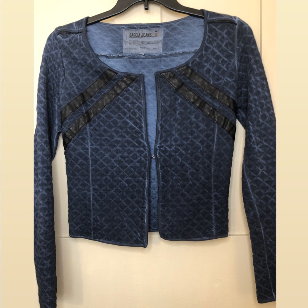 Cropped quilted jacket